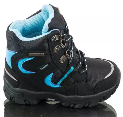 Сини и черни детски зимни обувки за планината