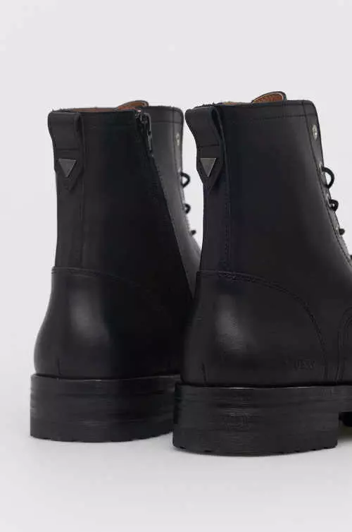 Мъжки обувки в черно